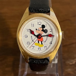 1970&#39;s Bradley Mickey Mouse Watch- Vintage Women’s Bradley Disney Wind Up Watch