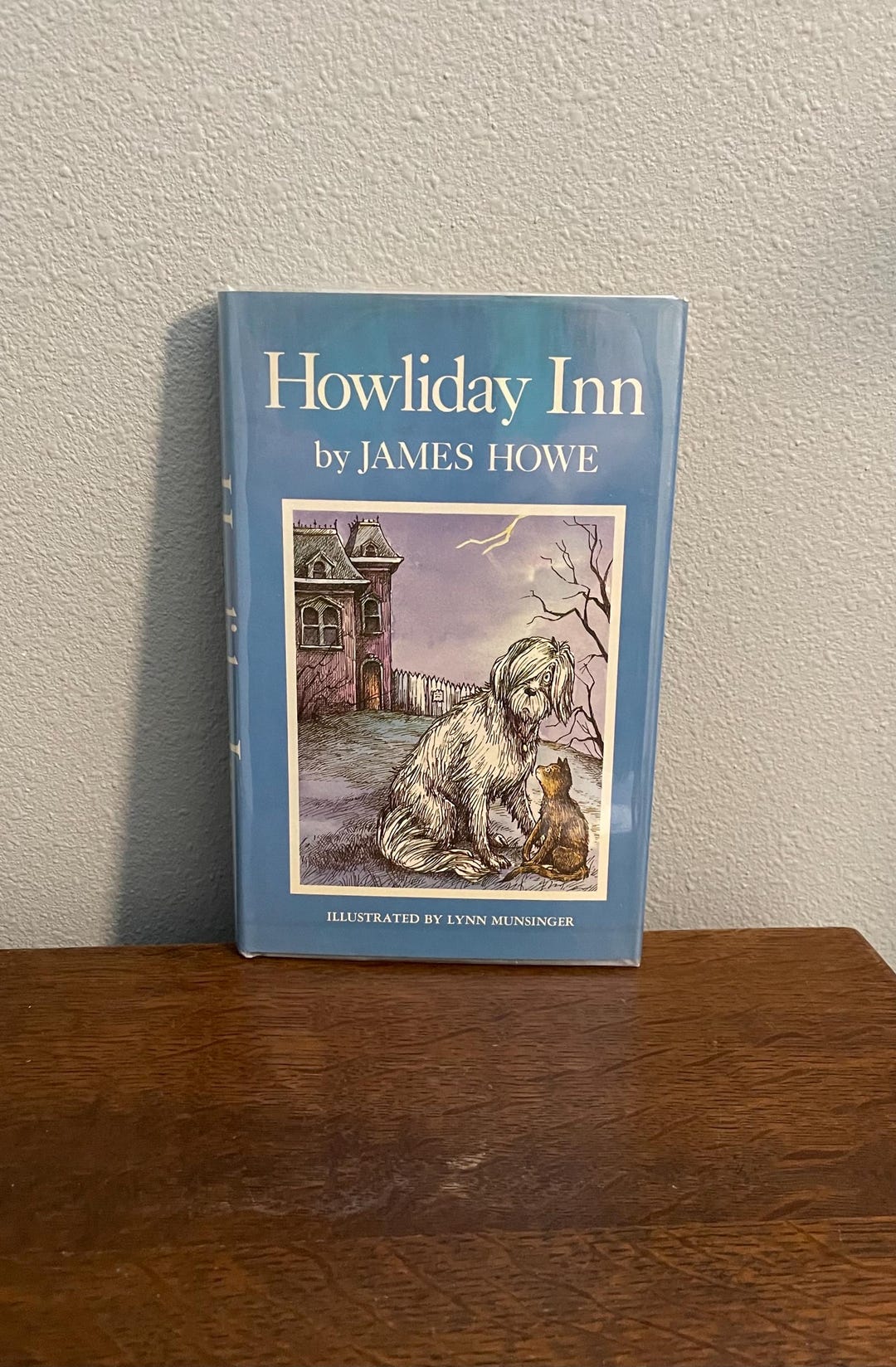 1982 First Edition of Howliday Inn by James Howe - Etsy