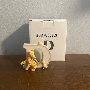 Figura clásica del alfabeto de Winnie-the-Pooh de Michel & Company de los años 90 - Figura vintage de Tigger con la letra D
