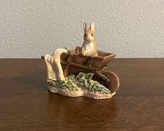 1996 Border Fine Arts Peter Rabbit in Schubkarre Figur - Vintage Beatrix Potter Peter Rabbit Figur