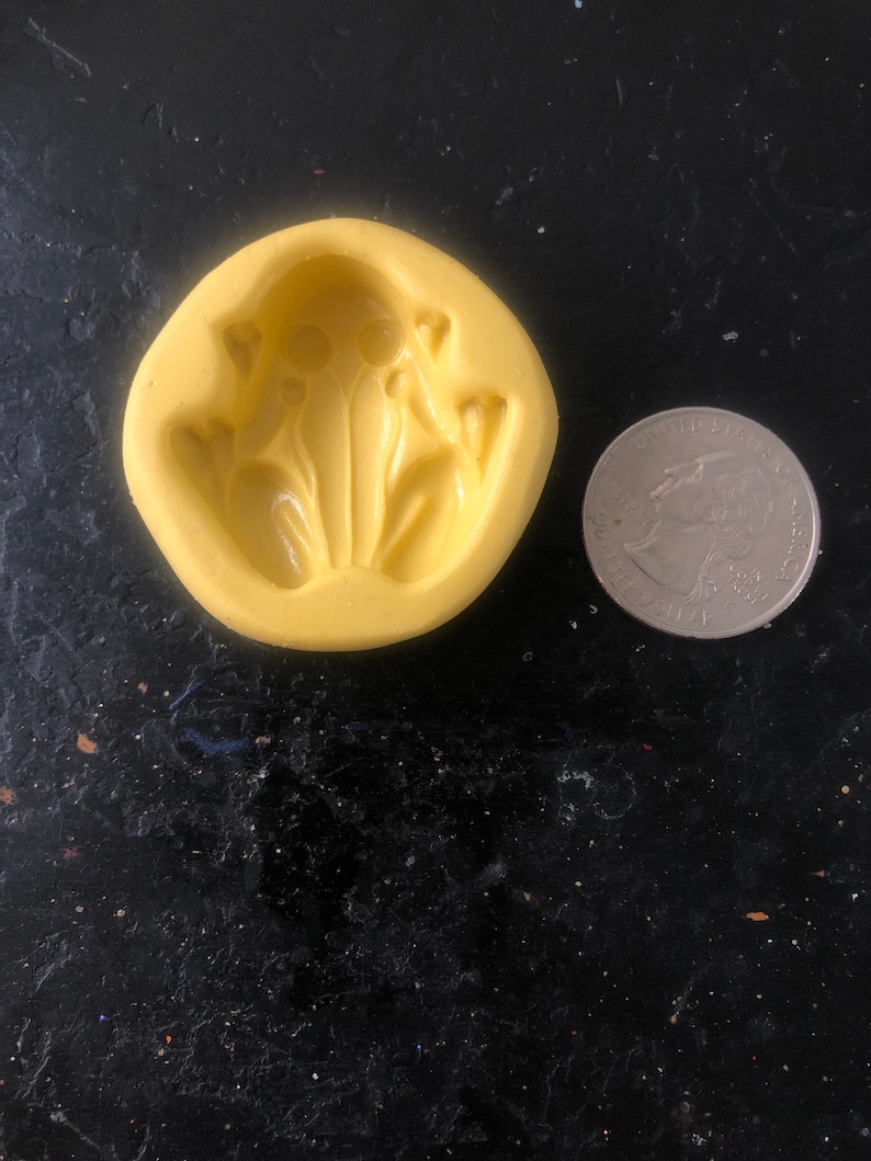 Wizards Molds Chocolate Frog