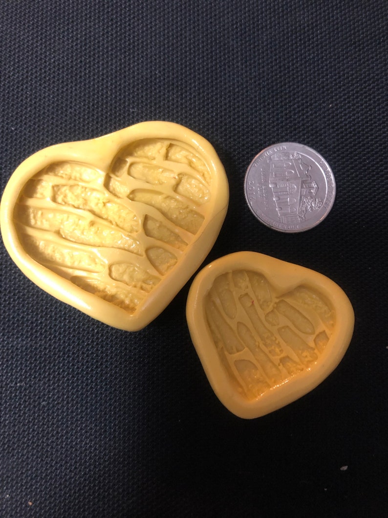 Concha Heart Mold