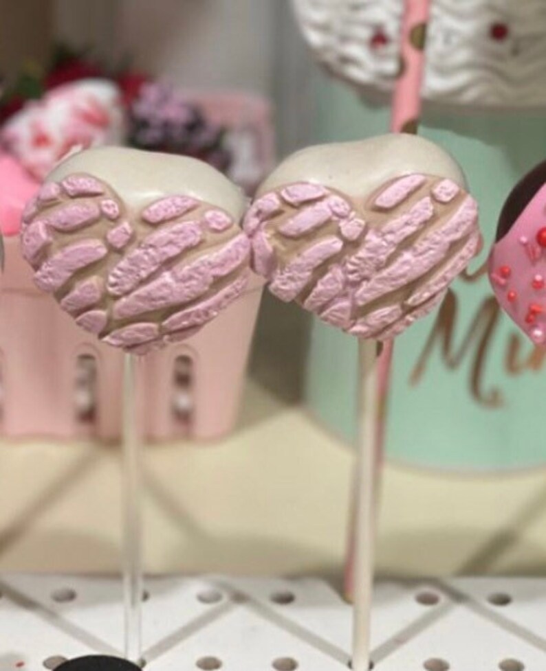 Concha Heart Mold