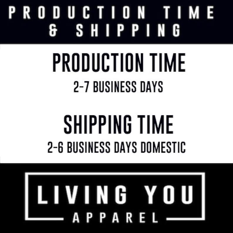 Może przedstawiać: Czarno-biały tekst na czarnym tle z napisami "Production Time", "2-7 Business Days", "Shipping Time", "2-6 Business Days Domestic", "Living You" i "Apparel".