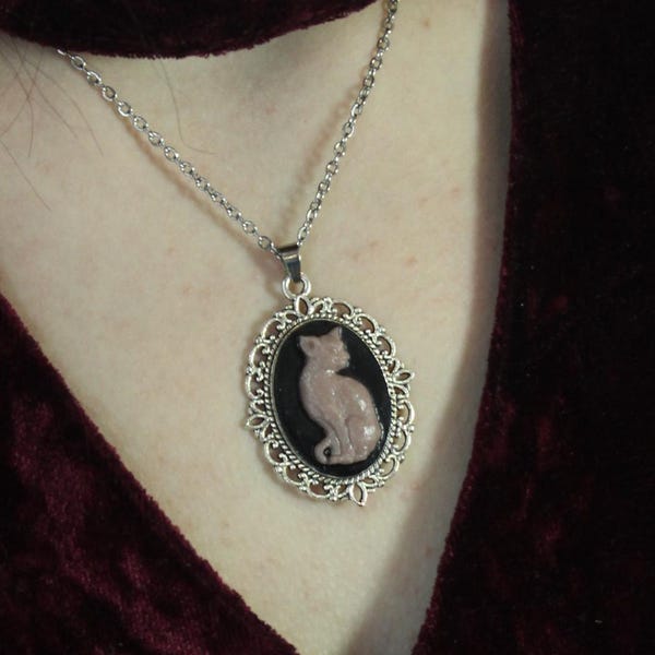 Cat cameo necklace / black cat necklace / witchy jewelry / goth necklace / cat jewelry / gothic jewelry / victorian cameo necklace
