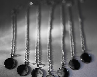 Moon phase necklace / personalized jewelry / crescent moon necklace / moon pendant /  goth jewelry / celestial jewelry / gothic jewelry