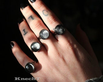 Black moon ring / moon phases rings / goth ring / adjustable size / gothic jewelry / full moon ring / crescent moon ring / witchy jewelry