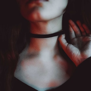 Thin black choker / black velvet necklace / simple choker / velvet ribbon necklace / gothic choker / plain choker / black choker necklace