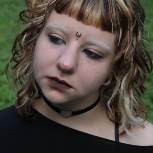 Heart collar / heart ring choker / heart choker / velvet choker / gothic necklace / witchy jewelry / o-ring / o ring choker / pastel goth image 5