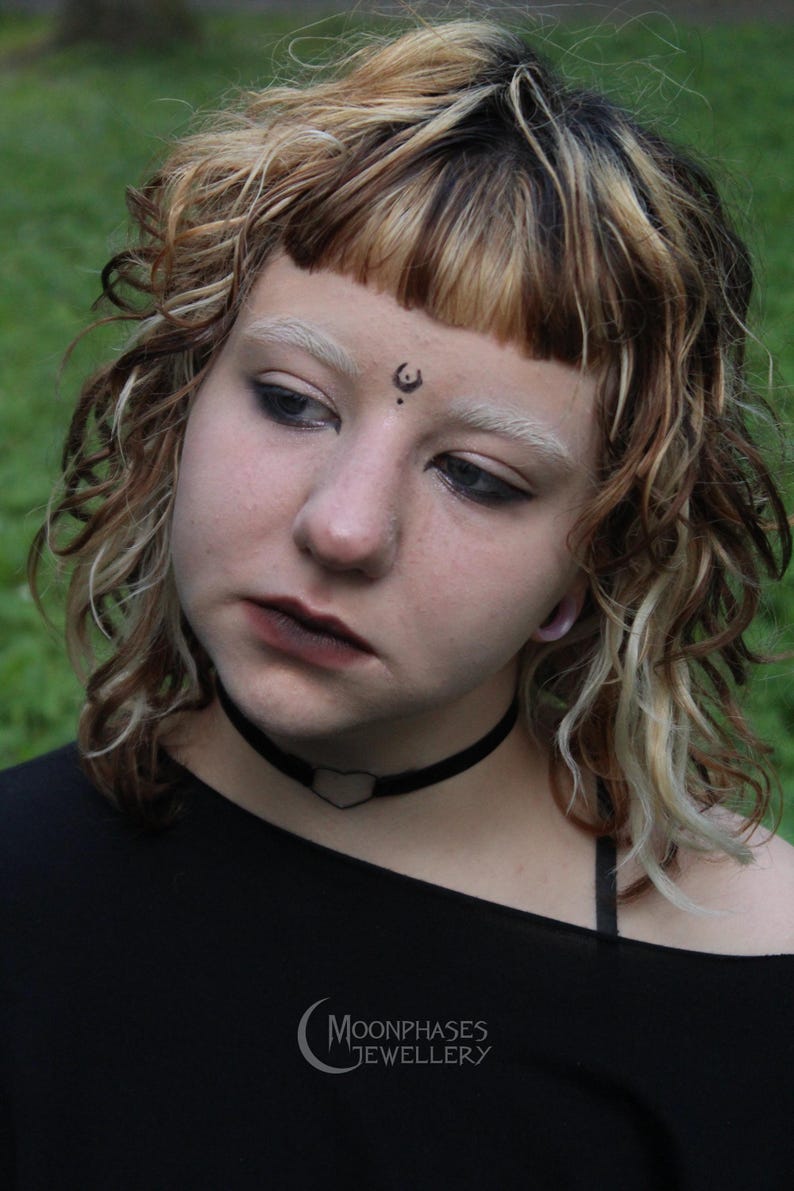 Heart collar / heart ring choker / heart choker / velvet choker / gothic necklace / witchy jewelry / o-ring / o ring choker / pastel goth image 5