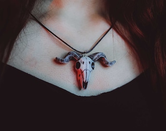 Ram skull necklace / animal skull pendant / horned skull / totem / longhorn skull / gothic necklace / witchy / horror / creepy / halloween