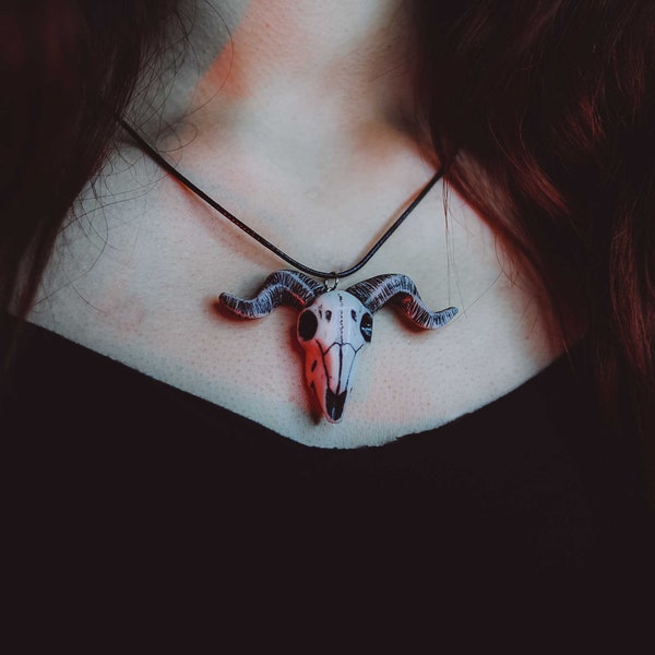 Ram skull necklace / animal skull pendant / horned skull / totem / longhorn skull / gothic necklace / witchy / horror / creepy / halloween