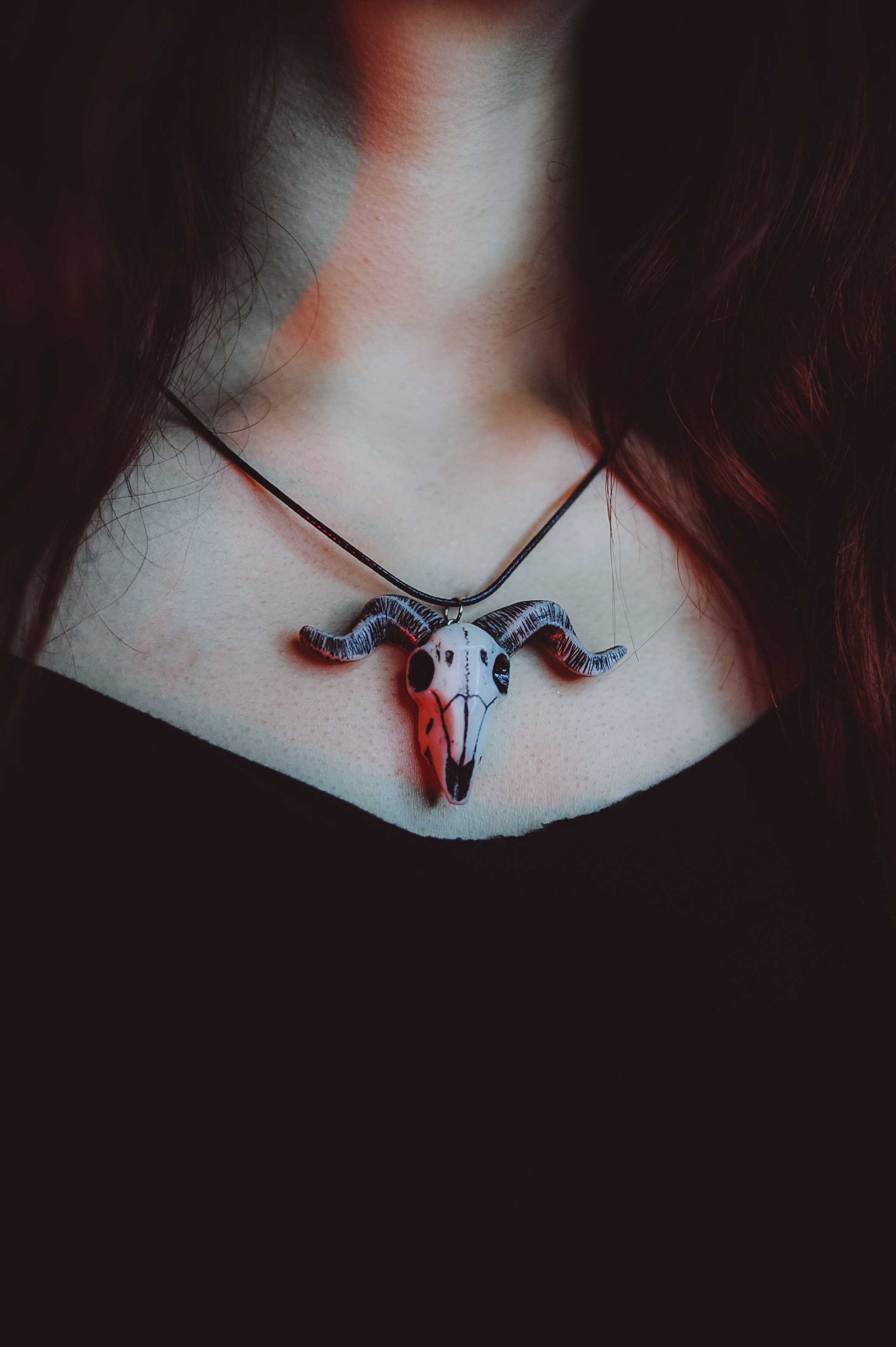 ヤギの頭蓋骨のネックレス - Etsy 日本