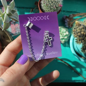 Mankiet do ucha w kształcie krzyża / mankiet do ucha / bez piercingu / chrześcijański klips do ucha / sztuczny piercing / mankiet do kolczyków w kształcie łańcuszka / biżuteria na chrząstkę / kolczyki gotyckie