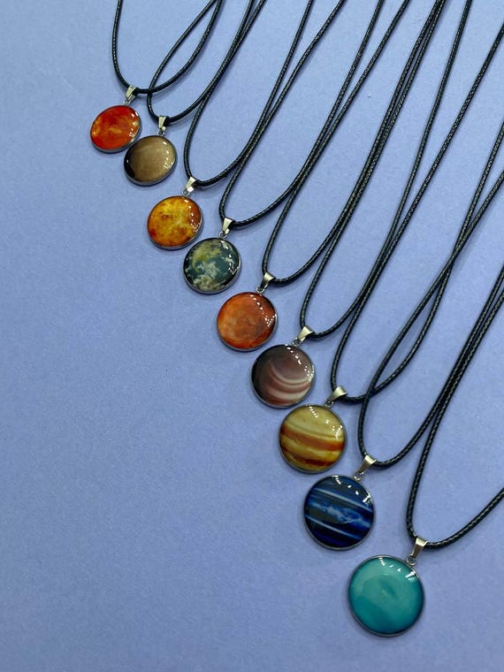 EUEAVAN Collana Saturno E Stelle - Ciondolo Pianeta Cosmico In Acciaio Inox, Gioiello Estetico Regalo
