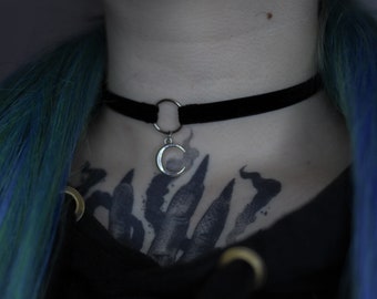 O ring moon choker / black velvet necklace / gothic necklace / celestial / lunar / crescent moon pendant / goth / gothic choker / witchy