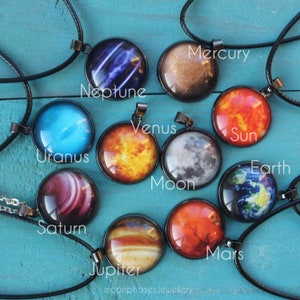 Planet necklace / solar system / Saturn necklace / sun moon pendant / Mercury Venus Earth Mars Jupiter Neptune Uranus / celestial necklace