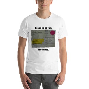 Individualisierbar Stolz, voll geimpft zu werden Moderna Impfkarte Kurzärmeliges Unisex T-Shirt