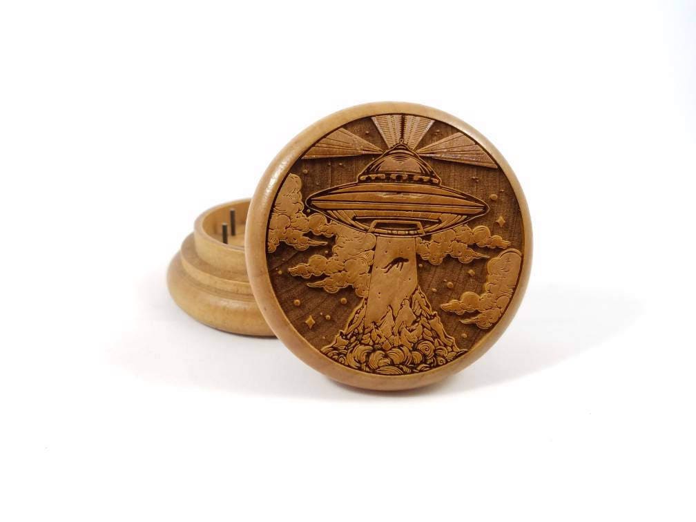 Carved Wooden Herb and Leaf Grinder – Classic Style
