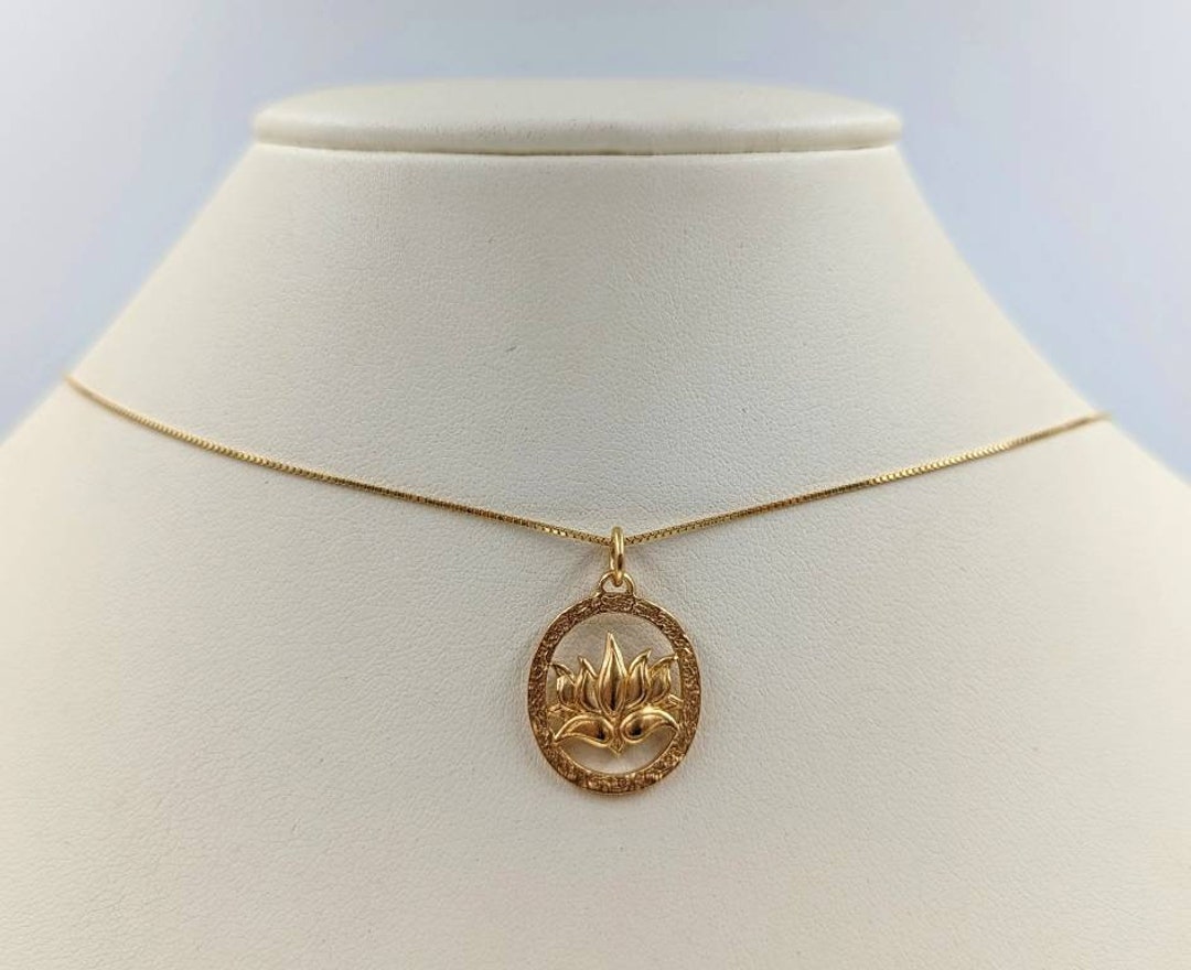 Pendentif Véritable Feuille Dorée Nénuphar Lotus - Style étang, Bouddha, Yoga, Méditation - Neuf Sans Emballage