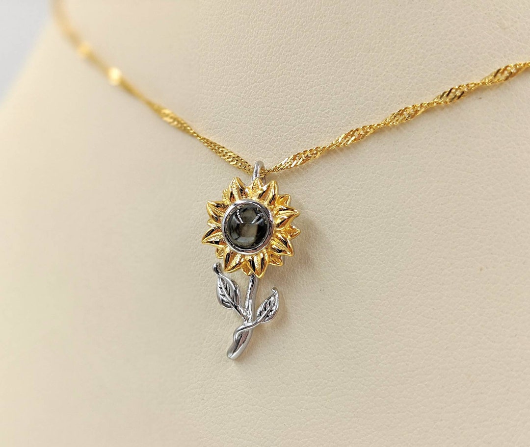 Gold Sunflower Necklace I Love You in 100 Langues Projection Necklace