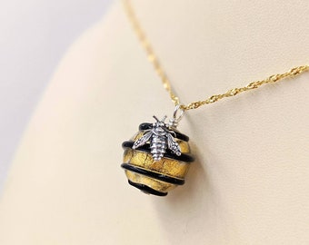 Collier Pendentif Abeille Fleur - Métal Vieilli Argenté, Acier Inoxydable