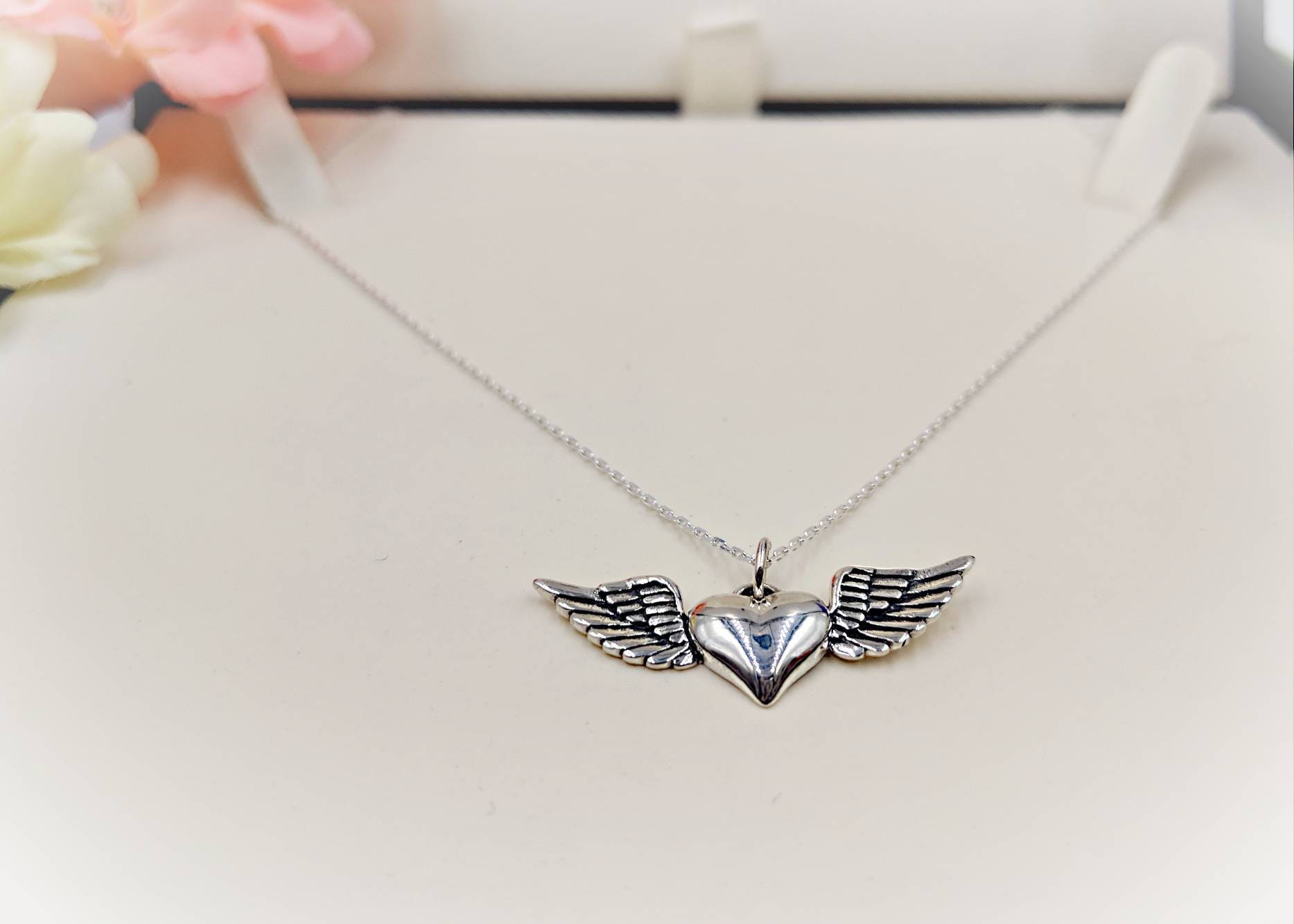 韓国発【WING BLING】[925Silver] Carina Heart Necklace 925 Flying Heart Necklace, Angel Wing Heart Pendant Necklace