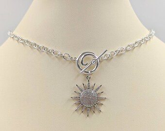 Colar Sterling Pave Sun Toggle; Alternar colar; Colar Sunburst; Colar Pave Sol; Colar CZ Starburst; Sol prateado, alternar para fechar