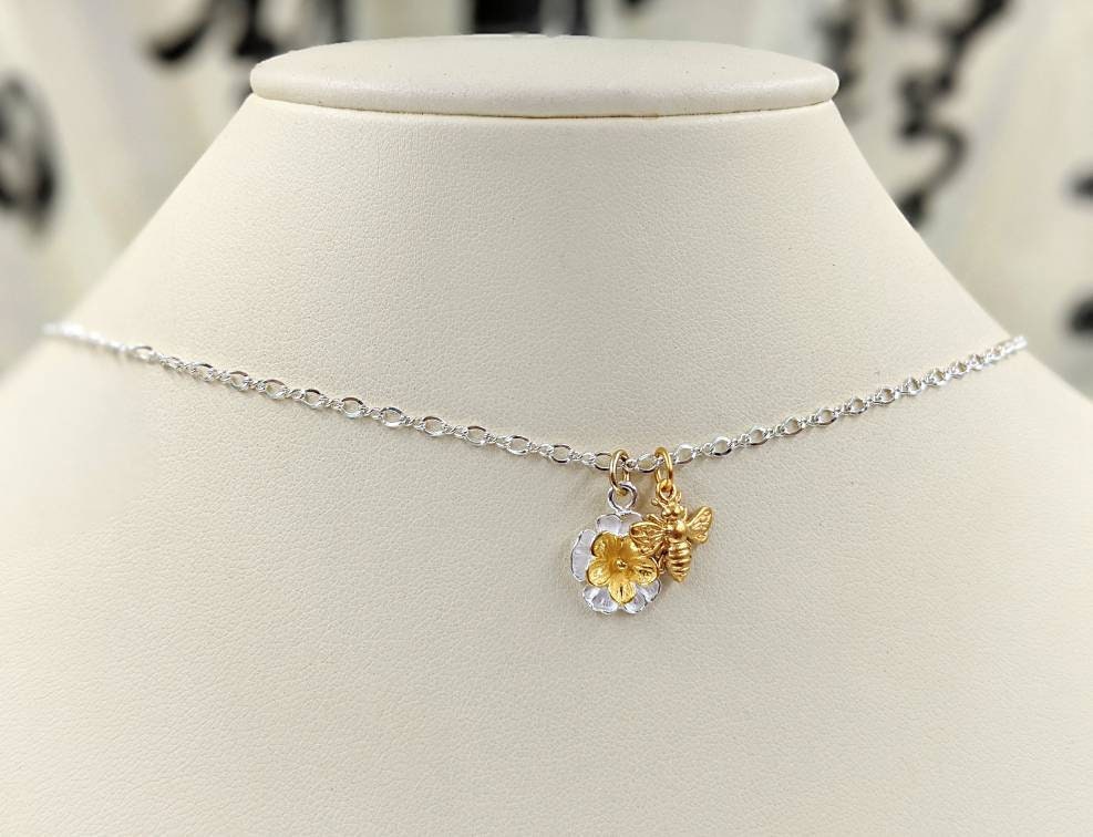 【TATIANA】Flower Bee Square Pendant Necklace★送料無料 Two Tone Bee & Flower Necklace; 925 Bee Flower Necklace