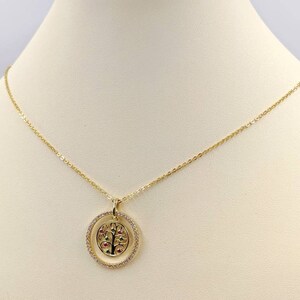 14K Vergoldete 925 Sterling und Stammbaum Halskette; Baum des Lebens und der Liebe Anhänger; Goldener Lebensbaum mit rotem und grünem Detail, Infinity-Verschluss