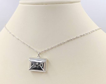 Personalized 925 Silver Love Letter Locket Necklace; Necklace w Hidden Message; Love Note Necklace; Envelope Locket Pendant, Infinity Close