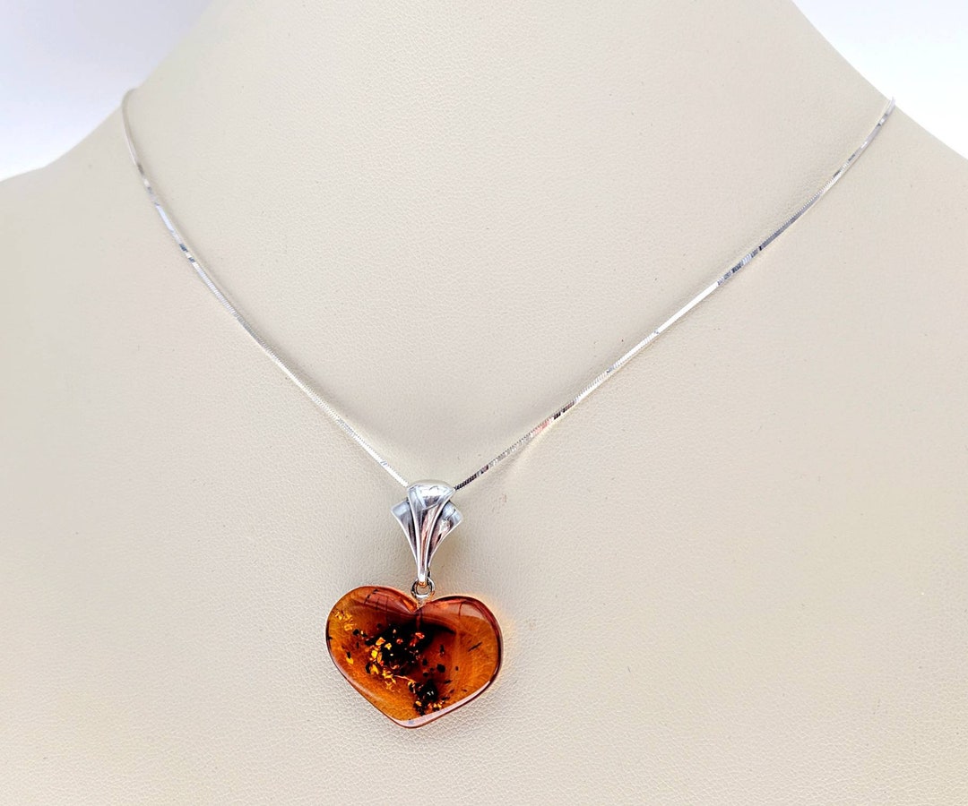 ファッション雑貨・小物その他 ENGBROX silver925petit heart necklace Genuine Baltic Amber Heart Necklace; Genuine Amber Stone W