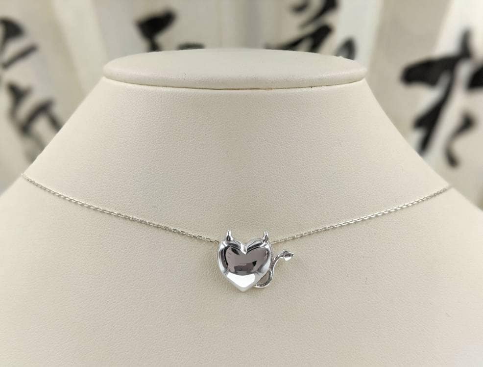 Gorgeous Devil Heart Necklace - Charming Naughty Devil Heart Pendant  Necklace for Women : : Clothing, Shoes & Accessories