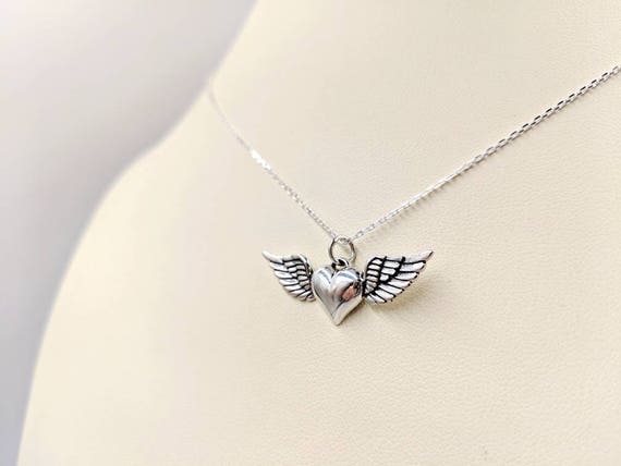 韓国発【WING BLING】[925Silver] Carina Heart Necklace 925 Flying Heart Necklace, Angel Wing Heart Pendant Necklace