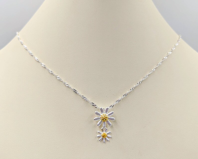 Two Daisy Flower Drop Lariat Necklace; Double Daisy Necklace; Daisy Flower Pendant; Gold /& Silver Two Tone Flower Lariat Infinity Close