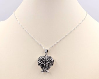 Collana con medaglione a forma di cuore in argento sterling 925; Medaglione con ala d'angelo; Medaglione a cuore d'argento; Medaglione a forma di cuore con ala d'angelo, chiusura all'infinito