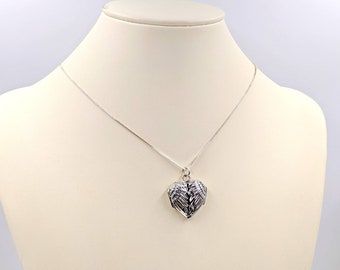 Collana con medaglione a forma di cuore in argento sterling 925; Medaglione con ala d'angelo; Medaglione a cuore d'argento; Medaglione a forma di cuore con ala d'angelo, chiusura all'infinito