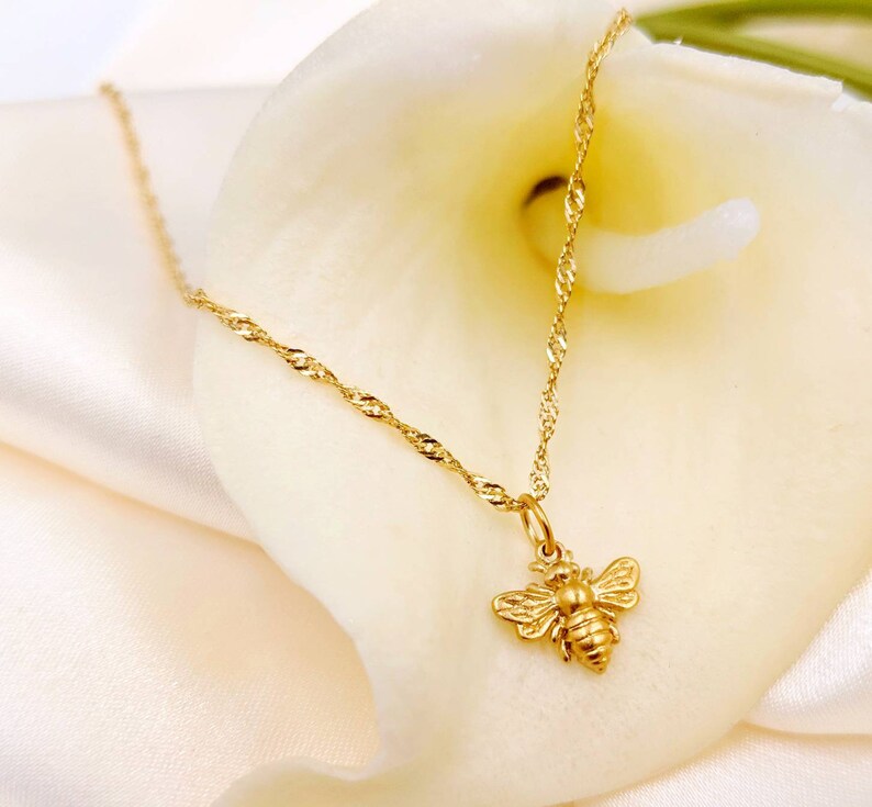 24k gold bee necklace 24k gold bee necklace