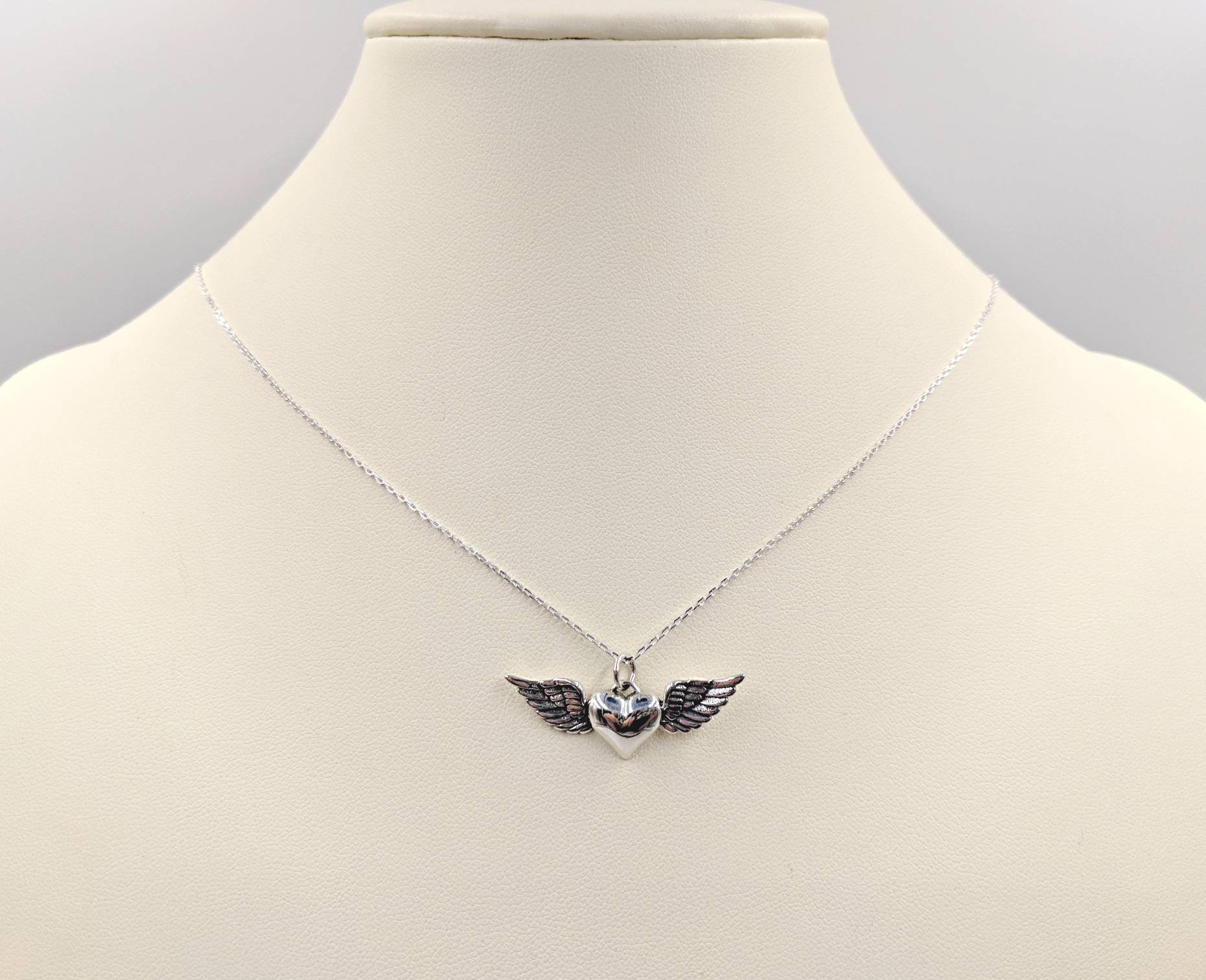 韓国発【WING BLING】[925Silver] Carina Heart Necklace 925 Flying Heart Necklace, Angel Wing Heart Pendant Necklace
