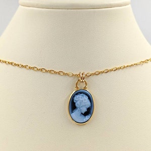 Gold Victorian Cameo, Genuine Agate Cameo Necklace, Gold Agate Cameo in 14K Gold Filled Simple Setting; Gold Cameo Pendant, Infinity Close