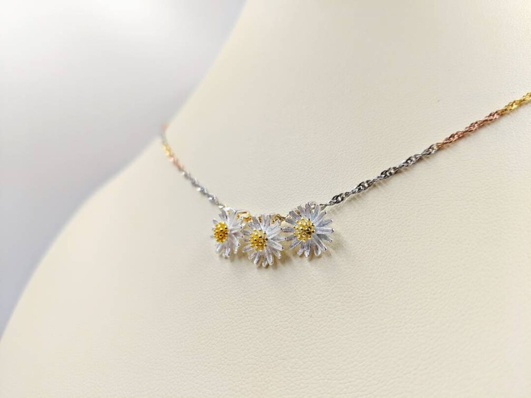 Two Tone Daisy Necklace 925 Three or Five Flower Necklace on - Etsy