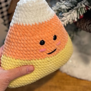 Easy Crochet CANDY CORN PILLOW pattern, candy corn plushie, pattern, crochet halloween, halloween crochet patterns, crochet Halloween toy