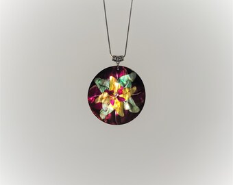 Abstract Flower 1 Round Necklace