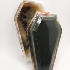 Sage Green Marble Resin Coffin Box– Gothic Trinket Holder, Witchy Jewelry Storage, Occult Decor, Skull Altar Box, Spooky Resin Art