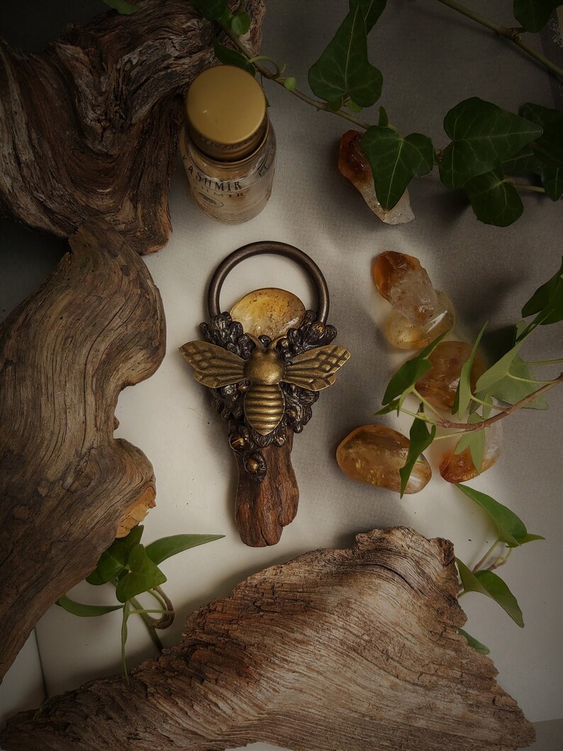 Wildhoney driftwood pendant