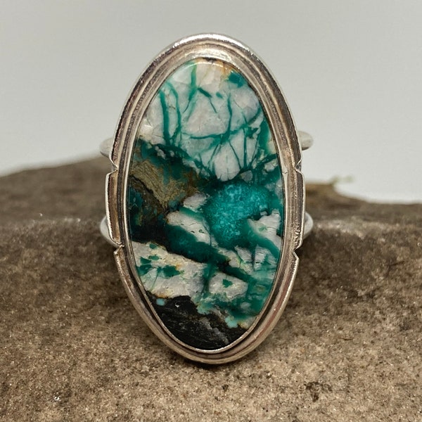 Quirky Hubei Turquoise statement ring
