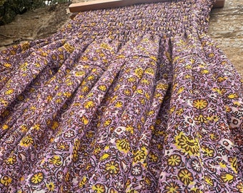 Jupe longue en mousseline lilas à petites fleurs jaunes - SOLE