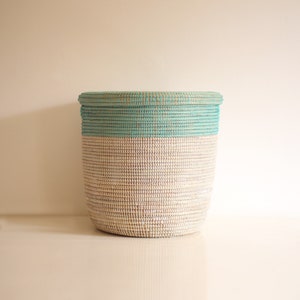 EPUR African Basket Green & White Flat Lid MEDIUM