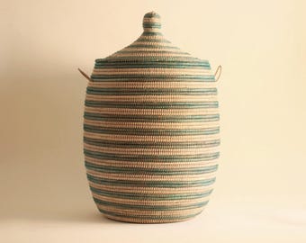Handwoven Seagrass Basket with Lid: Beige & Green Boho Decor