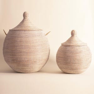 Laundry Basket with lid, Set of African Basket, Round Baskets  - BOOP White Duo